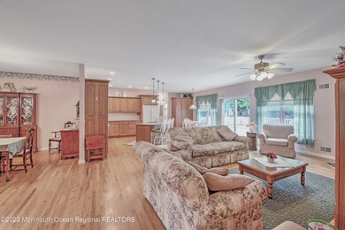 07-LIVING ROOM