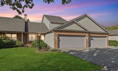 2505 Windward Blvd unit 2505, Champaign, IL 61821 - photo 3