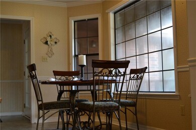 Kitchen Dining area