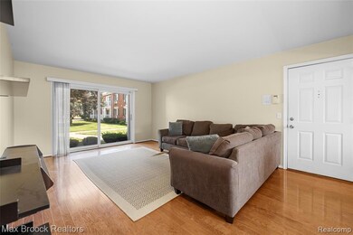 2440 Parmenter Blvd unit 112, Royal Oak, MI 48073 - photo 6