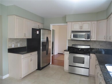 792 Hunter Rd, Easton, PA 18040 - photo 4