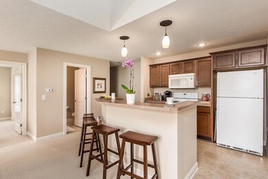 Eating bar in kitchen