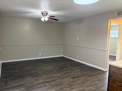 1302 Parker Ln unit 113, Austin, TX 78741 - photo 3