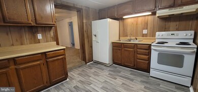 213 N Boundary St, Ranson, WV 25438 - photo 4