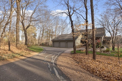 100 Black Oaks Ln N, Wayzata, MN 55391 - photo 3