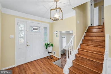 7609 Mulberry Bottom Ln, Springfield, VA 22153 - photo 2