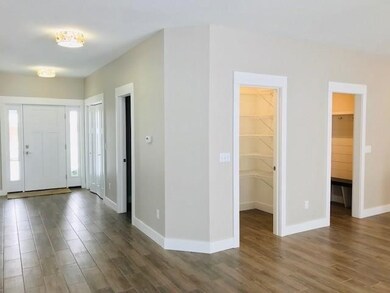 Kitchen/ Eat-in View