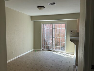 1403 Blalock Rd unit 16, Houston, TX 77055 - photo 4