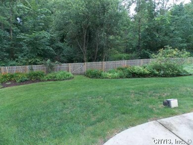 Yard/Garden PRIVATE YARD ON ALL THREE SIDES!