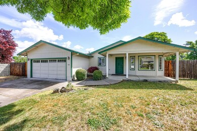 1158 Hampton Dr, Central Point, OR 97502 - photo 4