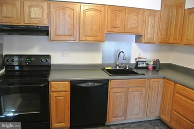 100 Hapsburg Ct, Parkville, MD 21234 - photo 5