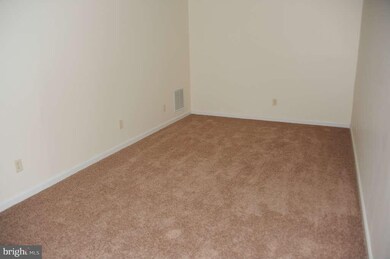 9706 Hagel Cir unit 41/E, Lorton, VA 22079 - photo 5