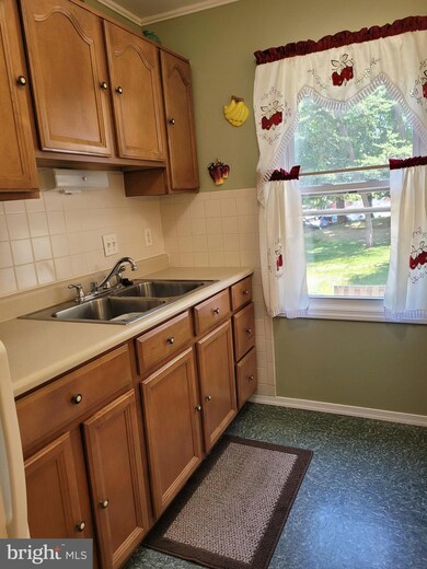 2917 Wythe Ct, Woodbridge, VA 22191 - photo 4