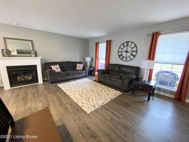 8600 Garden Gate Cir, Louisville, KY 40291 - photo 4