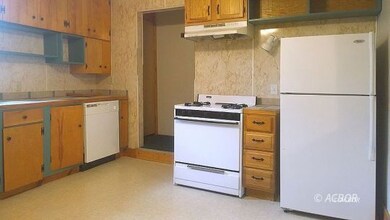 31 Brown Ave, Athens, OH 45701 - photo 6