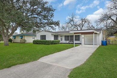 1512 West St, Rosenberg, TX 77471 - photo 2