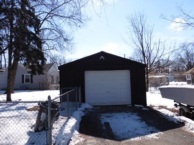 119 Oakleaf Rd, Lake In the Hills, IL 60156 - photo 7