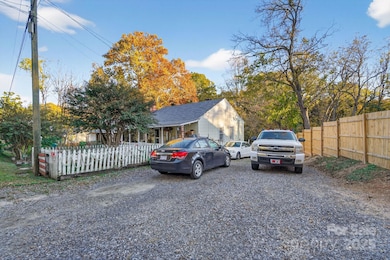 611 W Main Street Extension, Lincolnton, NC 28092 - photo 2