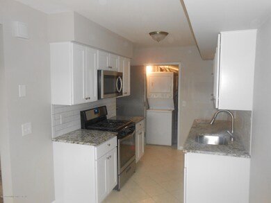 8 Franklin Ln unit D, Staten Island, NY 10306 - photo 2