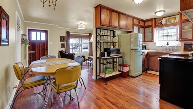 207 W Park St, Fredericksburg, TX 78624 - photo 4