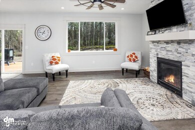 05-Living Room_IMG_6208-Edit