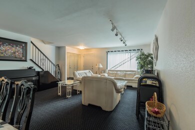 76 Arrowood Ct unit 597, Staten Island, NY 10309 - photo 5