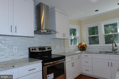 12676 Cobblestone Ct, Manassas, VA 20112 - photo 5