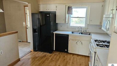 8822 Pine Dr, La Vista, NE 68128 - photo 3