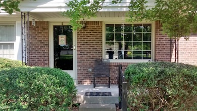 9321 Fern Bluff Ln, Louisville, KY 40229 - photo 7