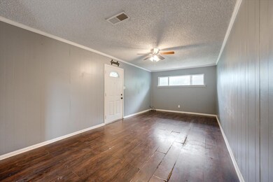 542 Souder Dr, Hurst, TX 76053 - photo 5