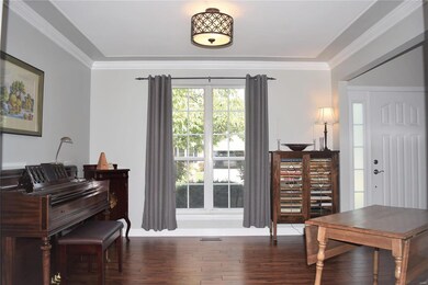 FLEX room (living room, office space, playroom), y