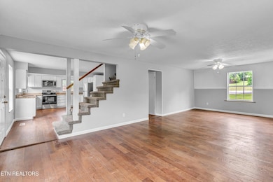 06-1921 Spring Hill Rd-6