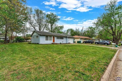 1917 SW 34th St, Topeka, KS 66611 - photo 2