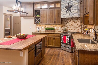 Kitchen_DMD_1643-SMALL