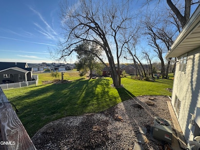 304 Napa Loop, Bismarck, ND 58504 - photo 3