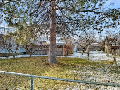 1029 Walnut St, Baker City, OR 97814 - photo 4