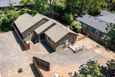 1528 NE 8th St, Bend, OR 97701 - photo 4