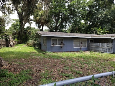 2575 Cr 422, Lake Panasoffkee, FL 33538 - photo 2