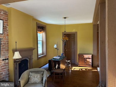 113 Race St, Boiling Springs, PA 17007 - photo 5