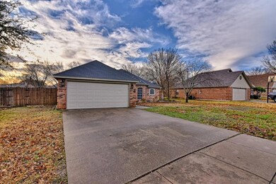 8812 Hilary Ct, North Richland Hills, TX 76182 - photo 3