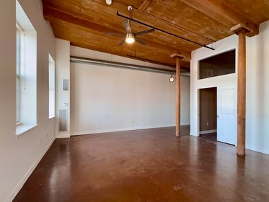 35 Riverwalk Way unit 302, Lowell, MA 01854 - photo 4