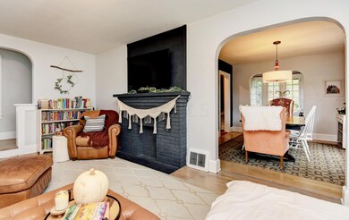 Living Room (4)