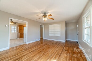 51 Ochlawaha Dr, Hendersonville, NC 28792 - photo 5