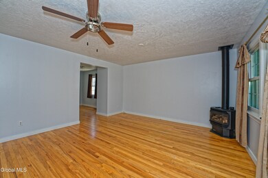 2332 Niskayuna Dr, Schenectady, NY 12309 - photo 4