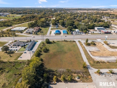 6109 N Brady St, Davenport, IA 52806 - photo 2