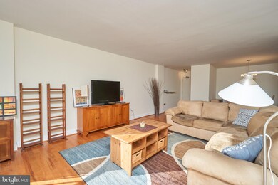 Van Ness East unit 1030, Washington, DC 20008 - photo 4