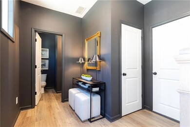 980 Bibbs Cir NW unit 17, Atlanta, GA 30318 - photo 2