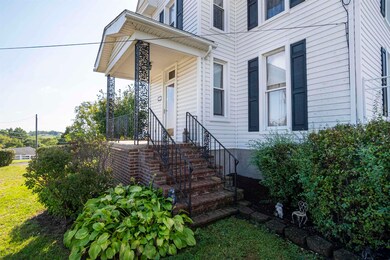 787 Ash St, Strasburg, VA 22657 - photo 2