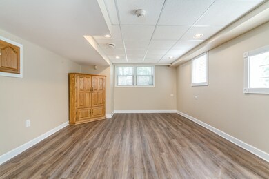 678 S Mitchell Ave, Elmhurst, IL 60126 - photo 7