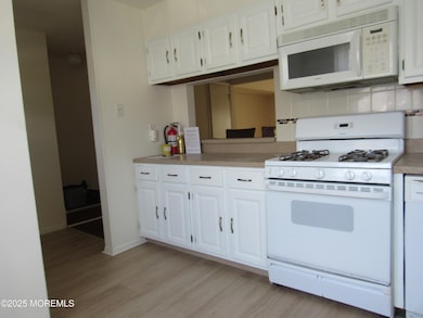 32 Lafayette Ct, North Brunswick, NJ 08902 - photo 6